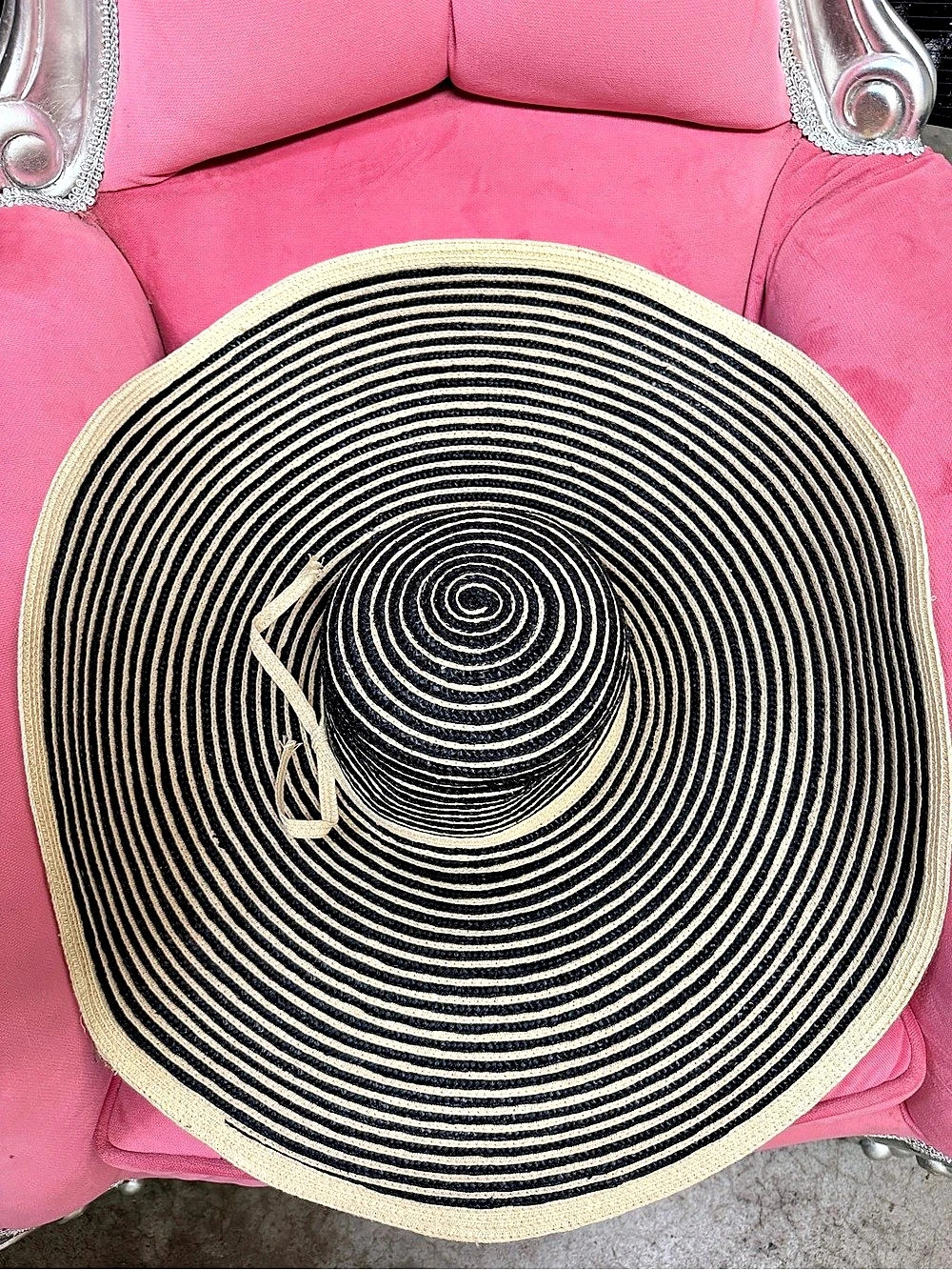 Something special Striped Wide Brim Hat in Black & Cream